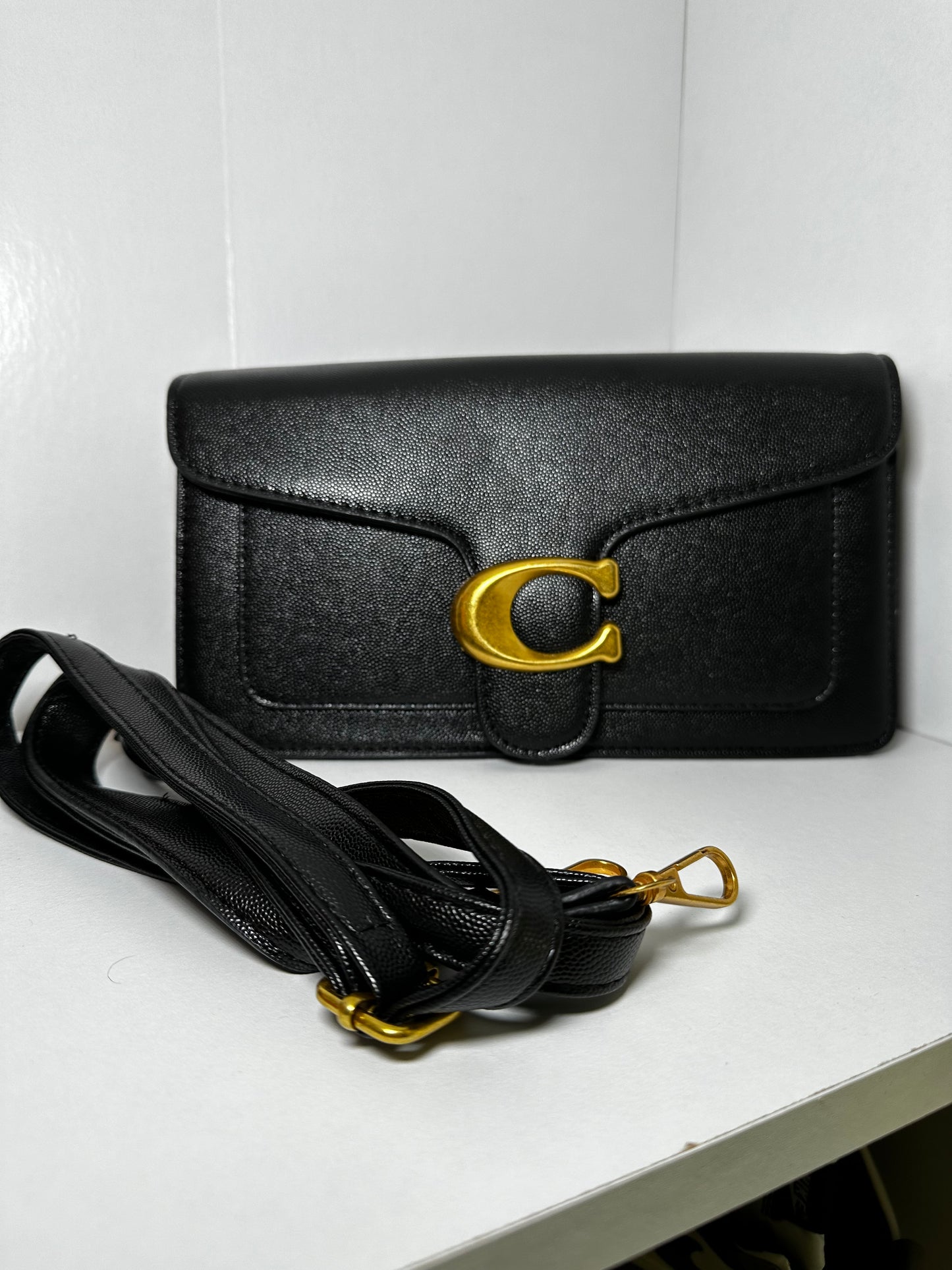 Cartera Couch